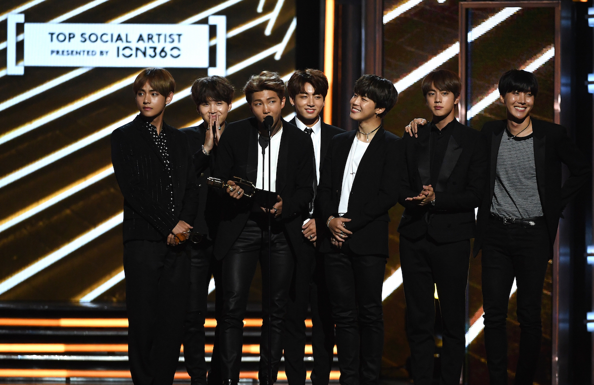 BTS recieving an award at the Billboard Music Awards in 2017