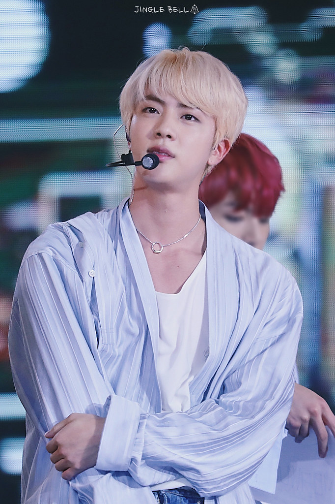 Profile picture of Jin on stage